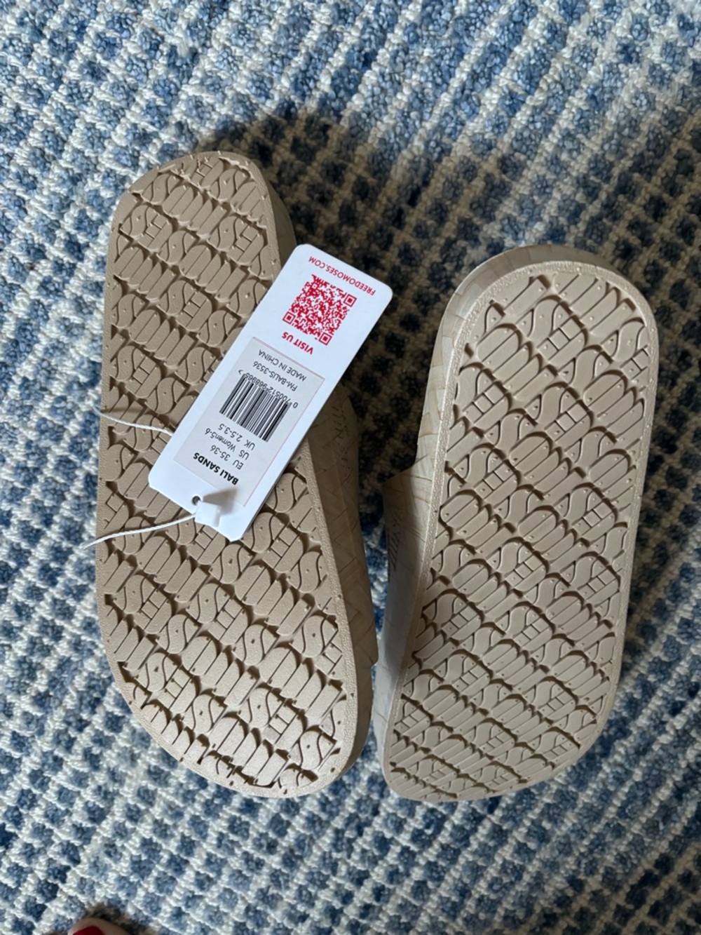 NWT size 36 Freedom Moses Two Band Slides in Bali Sands - Picture 3 of 3